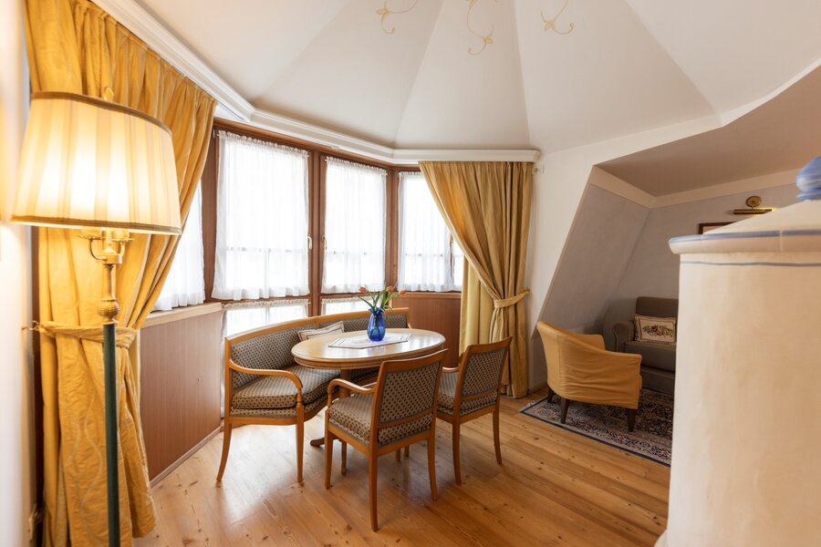 <b>Regina </b>Suite